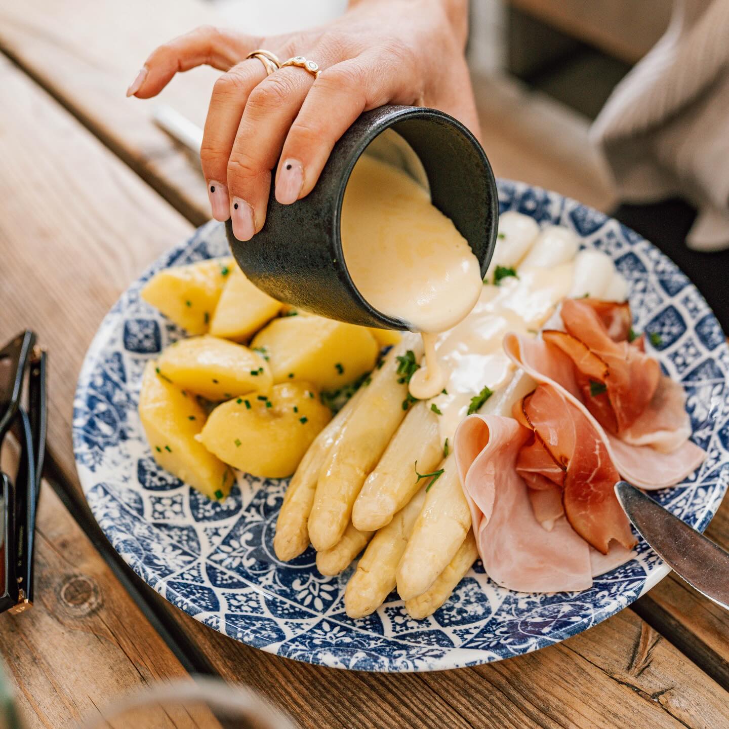 Spargelzeit im Grafschafter Wirtshaus!